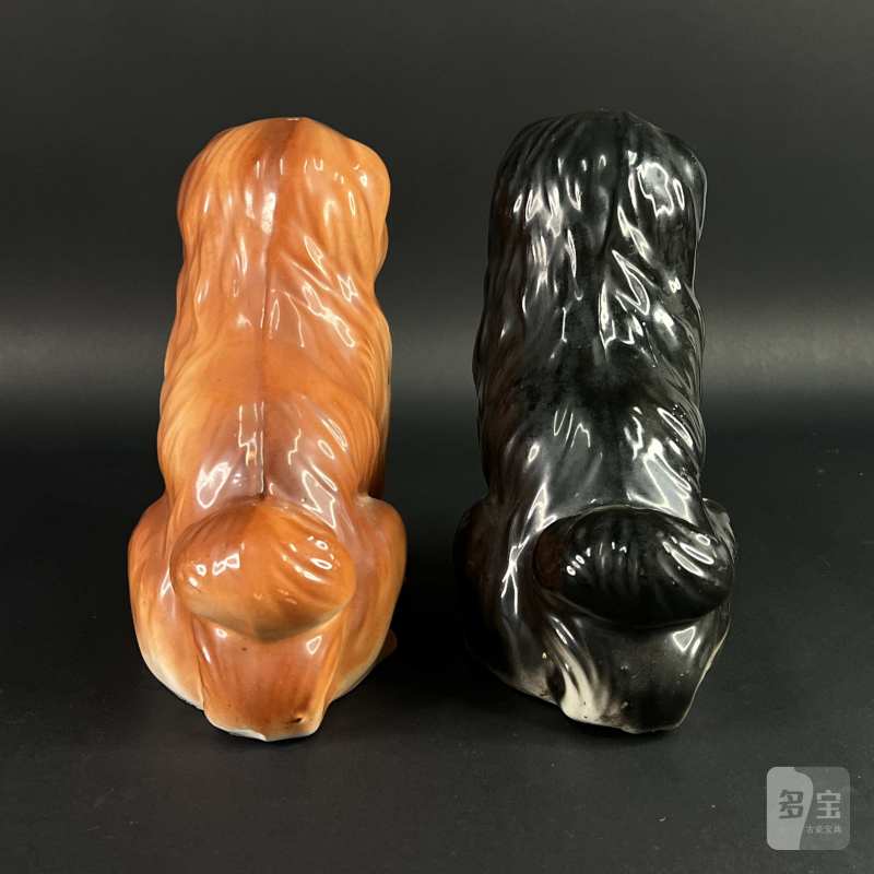 七十年代 粉彩“旺财”瓷塑一对 - 图3